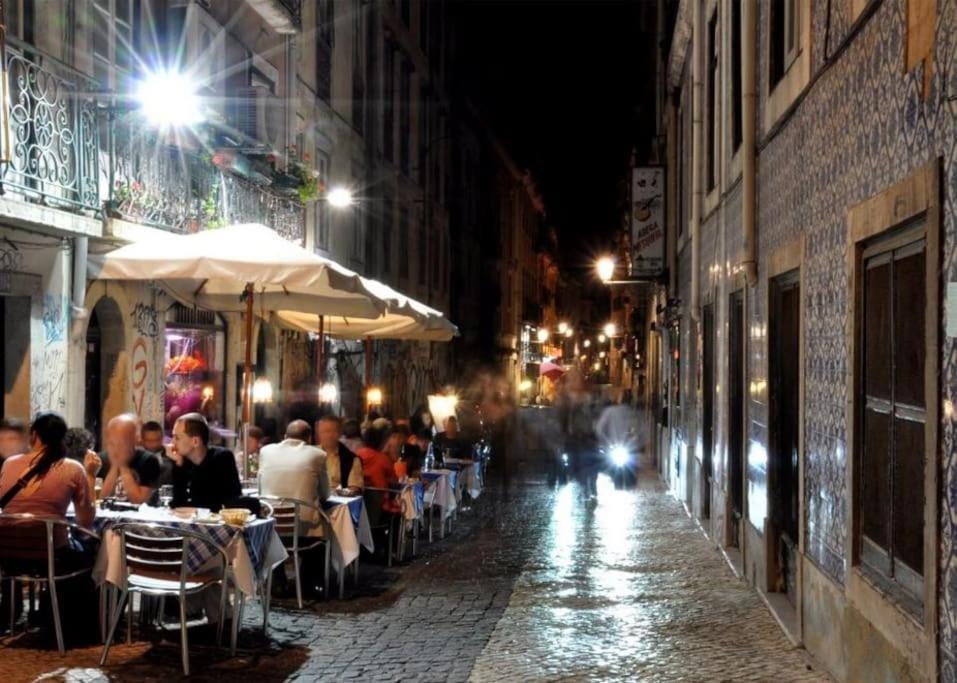C3 Bairro Alto Cozy Romantic Loft In 18Th Century Building Lissabon Buitenkant foto