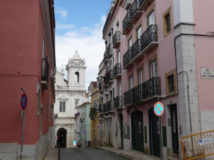C3 Bairro Alto Cozy Romantic Loft In 18Th Century Building Lissabon Buitenkant foto